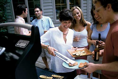 Die saubere Alternative im Gasgrill finden.